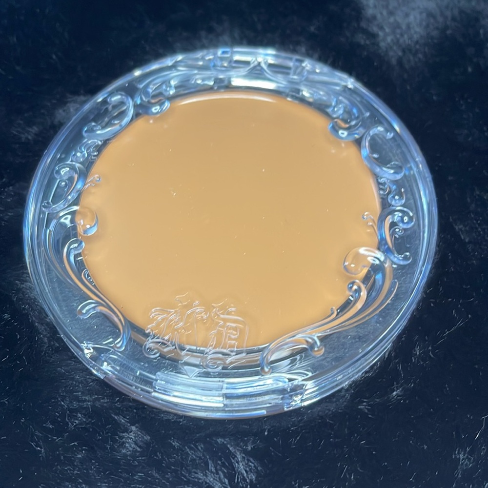 KVD Good Apple Tan 066 Skin-Perfecting Hydrating Foundation Balm - Picture 5 of 6